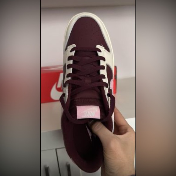 SOLD 😍😍😍Nike Air Valentines men’s size 11 BNIB - Picture 3 of 5